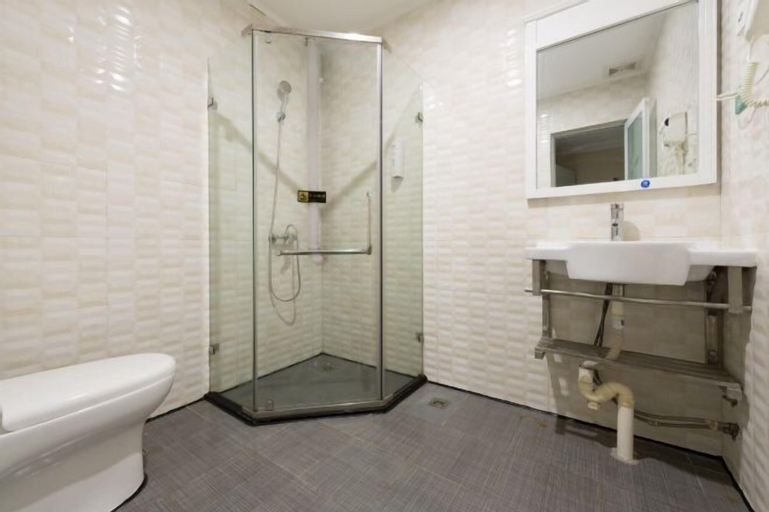 Bathroom 4