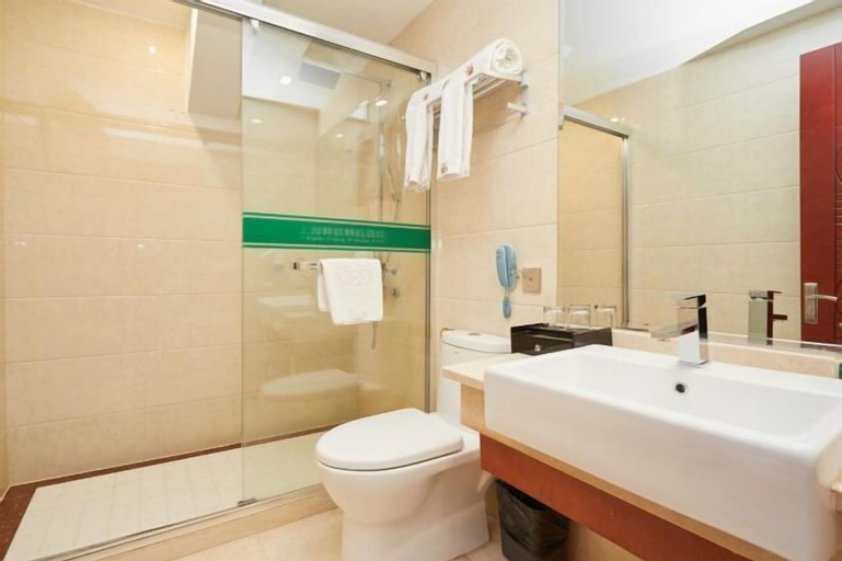 Bathroom 13