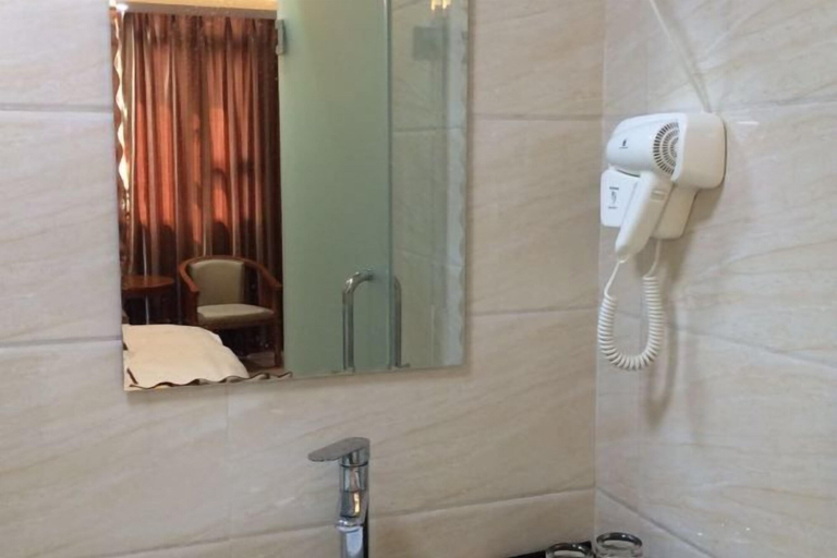 Bathroom 2, Ganzhou Yuanzhongxuan Hotel, Ganzhou