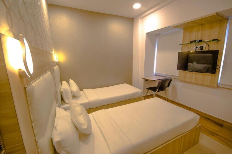 2, Hotel Q Inn, Kolkata