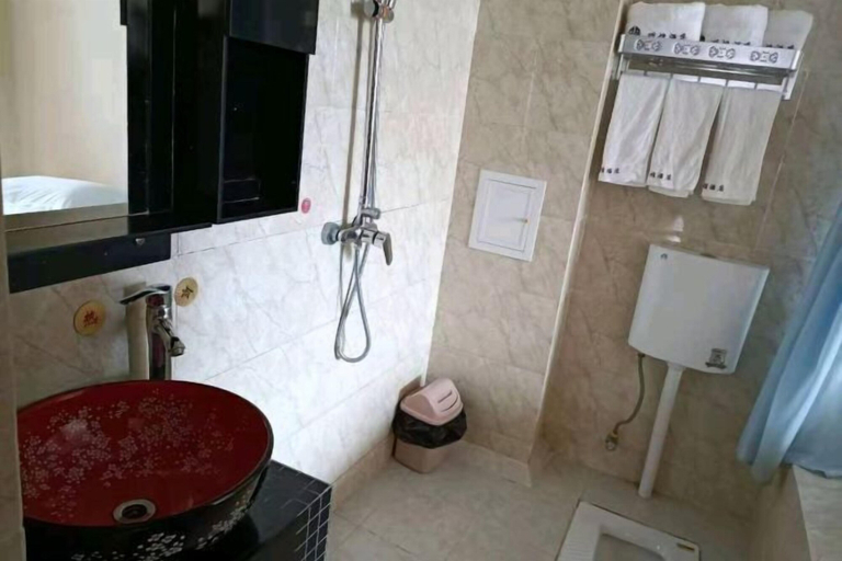 Bathroom, Mouding Minghuang Hotel, Chuxiong Yi