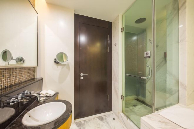 Bathroom 9