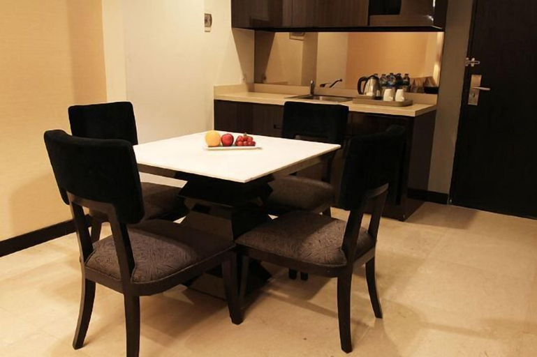 Dining Room 27
