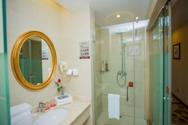 Bathroom 4, Wan Li Duo Hotel (Mingshu), Chengdu