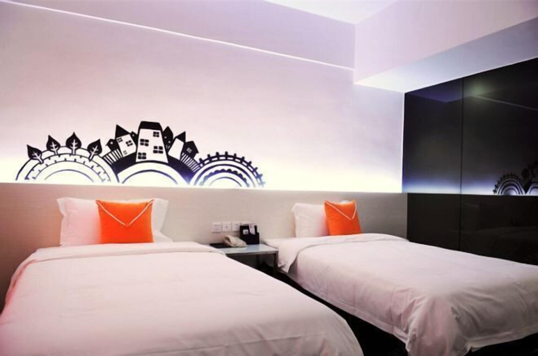 Bedroom 12