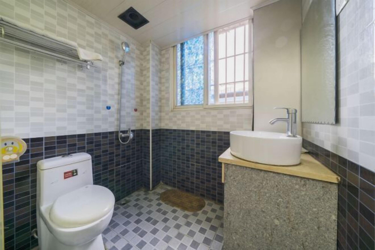 Bathroom 4, Cangzhou Innovation Hotel (Cangzhou West Railway Station Star School Branch), Chenzhou