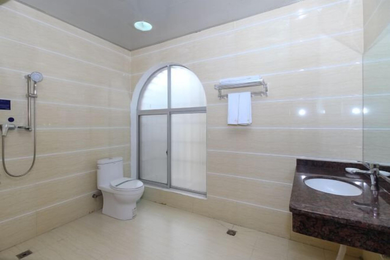Bathroom 3, Hepu Dongyuan Hotel, Beihai