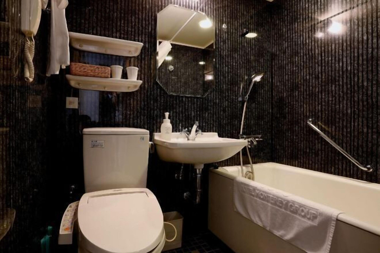 Bathroom 7