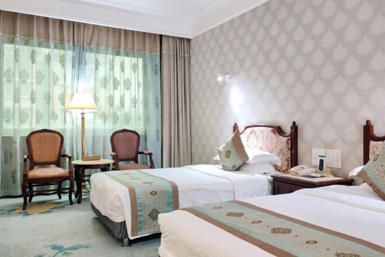 Bedroom 3, Liuzhou Hotel, Liuzhou