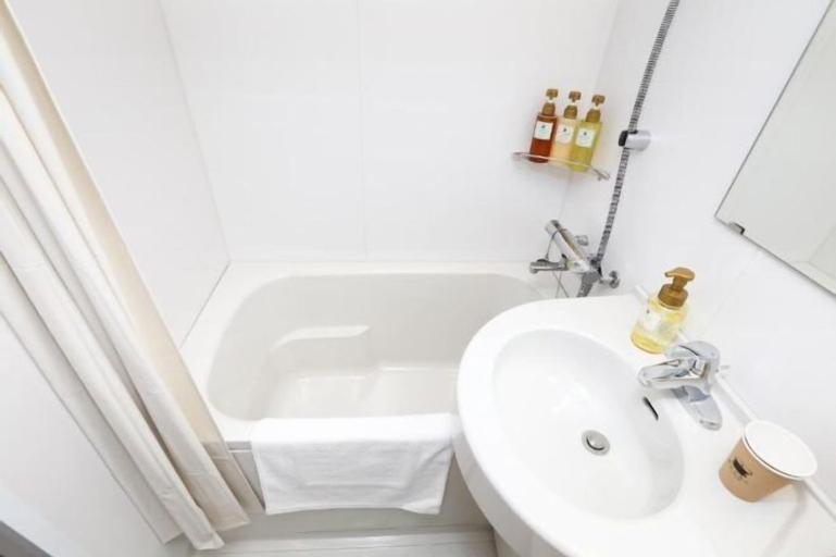 Bathroom 4