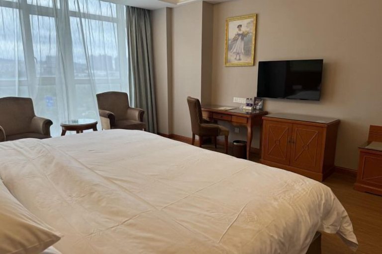Bedroom 3, Vienna Hotel (Taizhou Luqiao Passenger Center), Taizhou