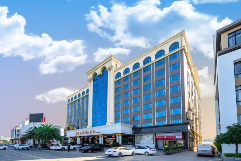 Exterior & Views 2, Vienna International Hotel (Shantou Chenghai Waisha Bridge), Shantou