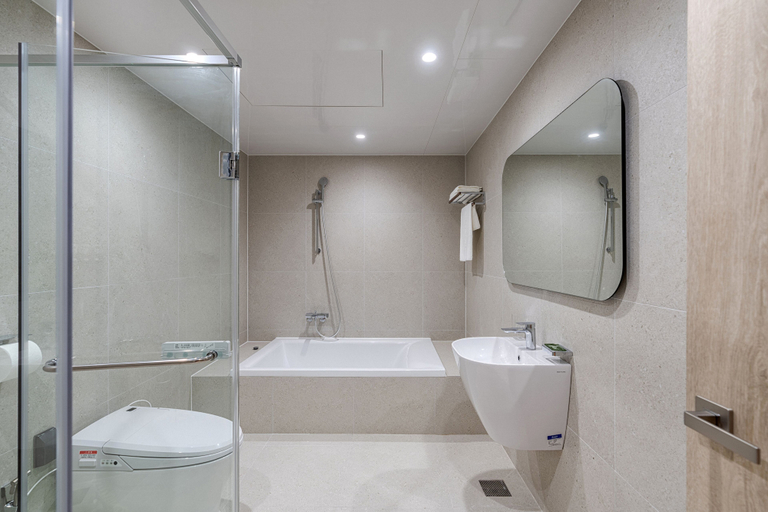 Bathroom 4, QVIST HOTEL, Dangjin