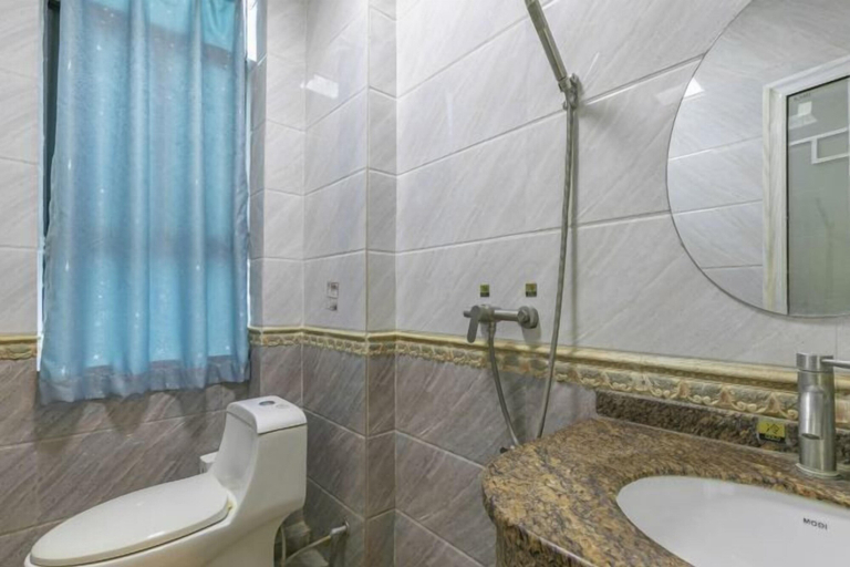 Bathroom 4, Jiangdao Hostel, Jiangmen