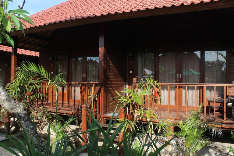 Exterior 4