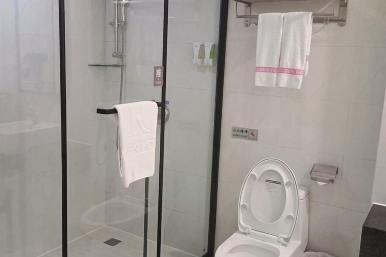 Bathroom 3, Rusen Fashion Hotel Huangbeiling, Shenzhen