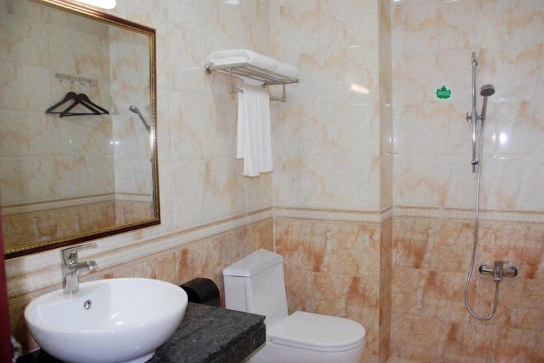 Bathroom 4, Kaililai Business Hotel, Jieyang