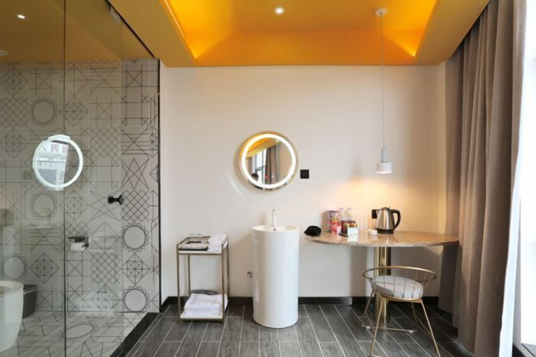 Bathroom 4, Yueqi Theme Hotel, Qianxinan Buyei and Miao