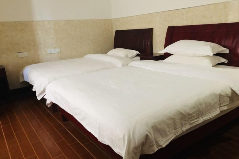 Bedroom 2, Taishan Hotel, Jiujiang