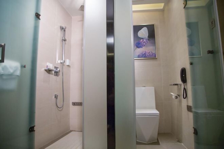 Bathroom 4, Lavande Hotel (Longnan Changjiang Avenue), Longnan