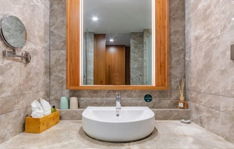 Bathroom 4, Xiuhe Hot Spring Holiday Hotel, Jiujiang