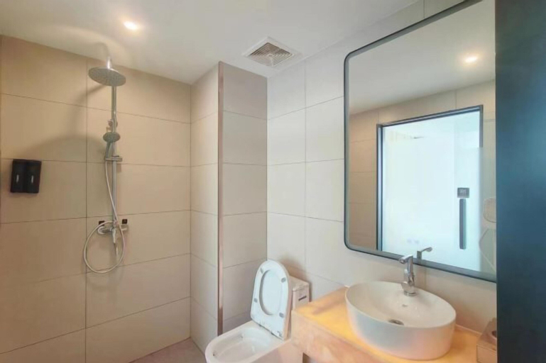 Bathroom 9