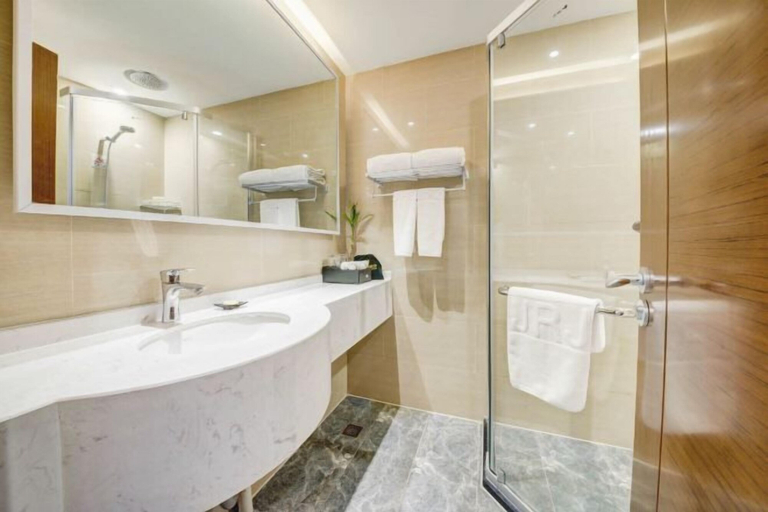 Bathroom 4, Jianguo Hotel, Tangshan