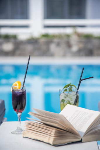 Food & Drinks 4, Blue Waves, South Aegean