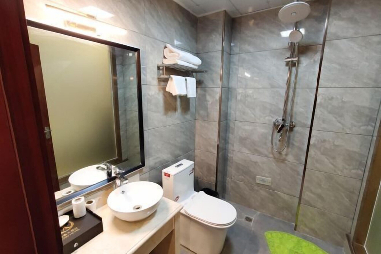 Bathroom 2, Yixin Hotel, Tacheng