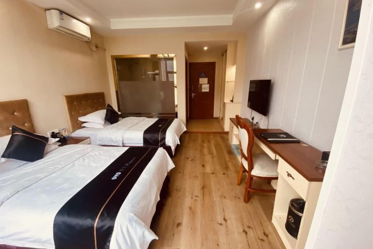 Bedroom 3, Hongye Holiday Hotel, Zhaotong