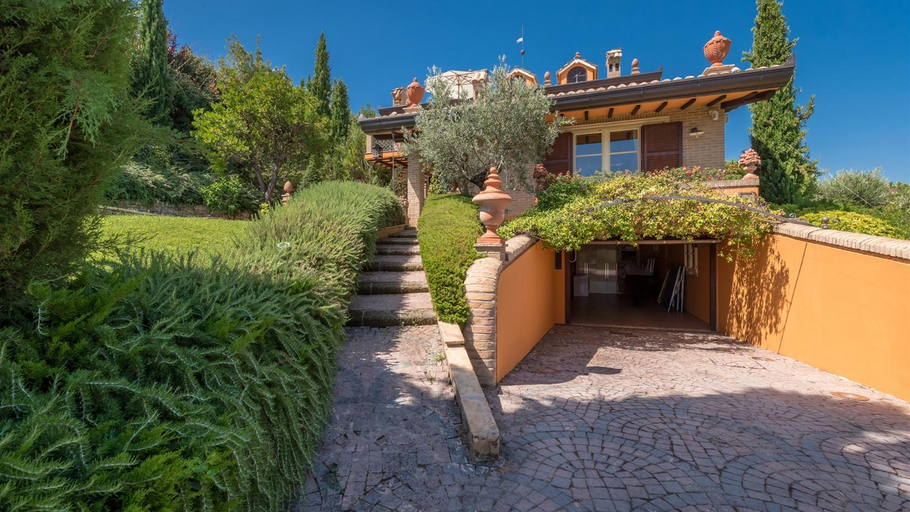 Exterior & Views 1, FONTESPINA 6, Emma Villas, Ascoli Piceno