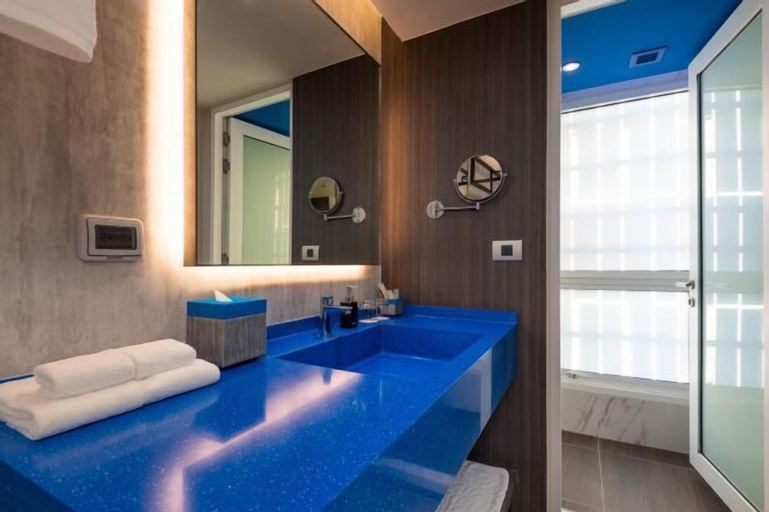 Bathroom 20