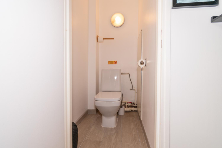 Bathroom 17