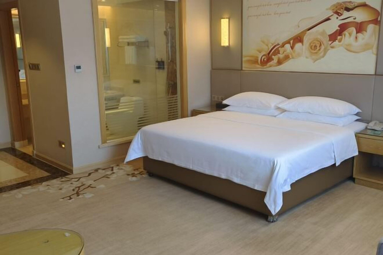 Bedroom 3, Vienna Hotel (Yudu Railway Station), Ganzhou