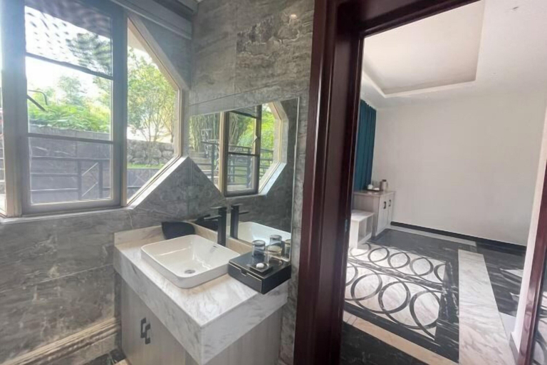 Bathroom 4, Guilin Landscape Golf Resort, Guilin