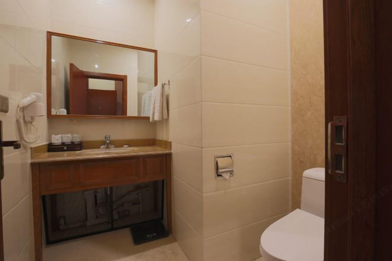 Bathroom 3, Xishihui Hotel, Jixi