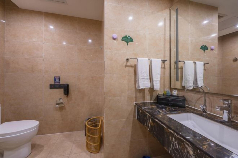 Bathroom 3, Fengyang International Hotel, Chuzhou