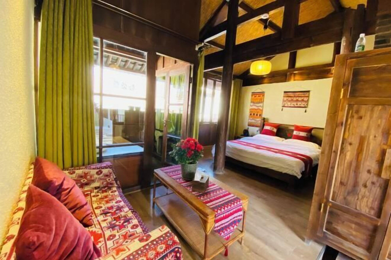 Bedroom 1, GuanGuanJuJiu Inn, Lijiang