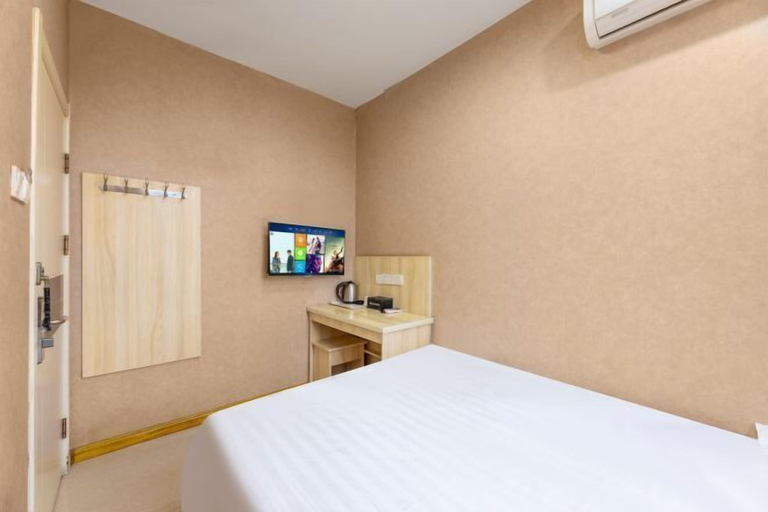Bedroom 2, More Joy Express Hotel, Langfang