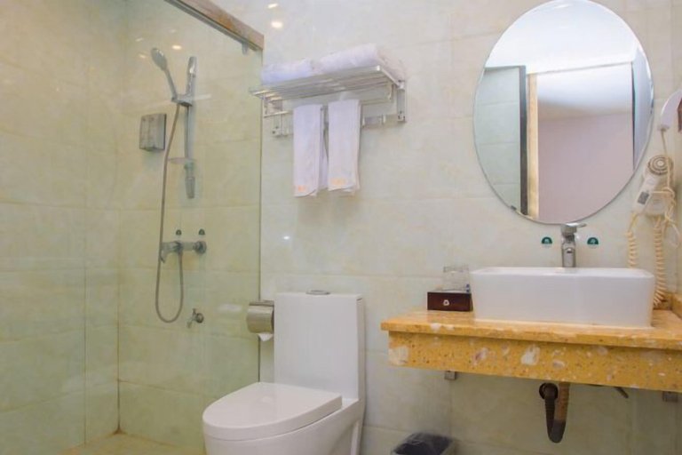 Bathroom 3, Balihotel, Laibin