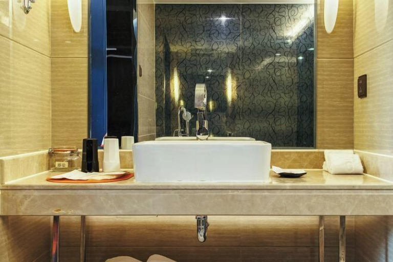 Bathroom 4, Jiyi Hotel (Yining Beijing Road Branch), Ili Kazakh