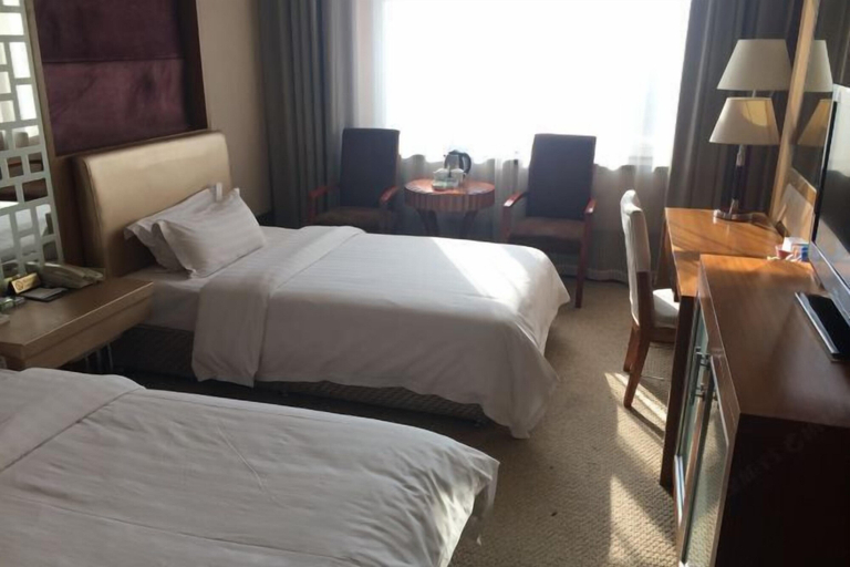Bedroom 2, Lucheng International Hotel, Tieling