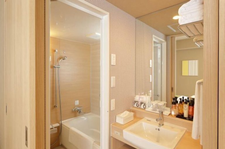 Bathroom 11