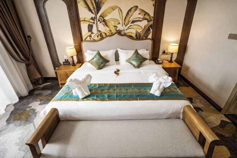 Bedroom 3, King Land Hotel, Xishuangbanna Dai