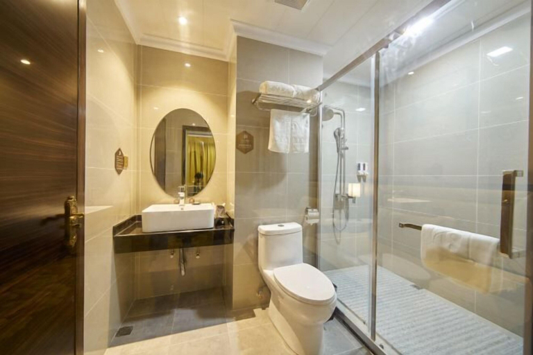 Bathroom 4, Holiday Inn Bali, Yulin