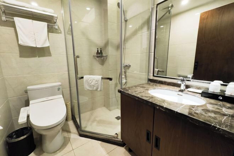 Bathroom 4, Yiyuan Hotel, Yangzhou