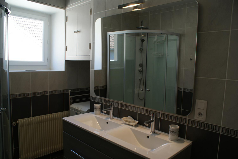Bathroom 12