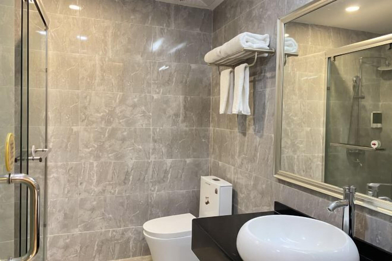 Bathroom 4, Lijing Haiwan Hotel, Shenzhen