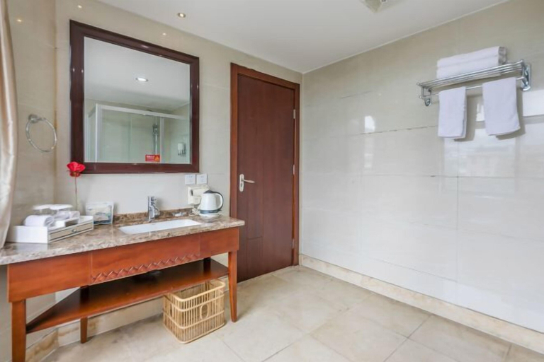 Bathroom 5, Laoying International Hotel, Shiyan