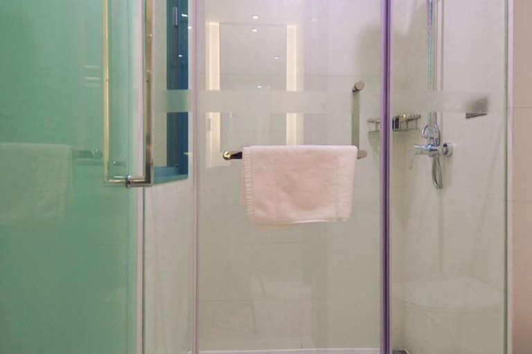 Bathroom 4, Magnolia Hotel (Rizhaogang Lighthouse Scenic Area Lianyungang Road), Rizhao